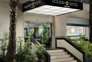 Hotel Holiday Suites 4*