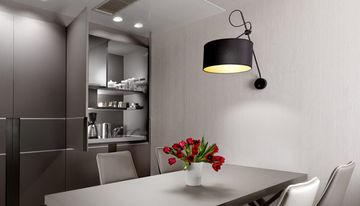 Holiday Suites Hotel