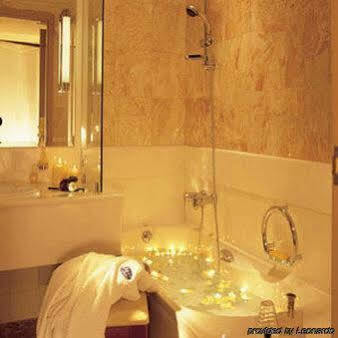 Holiday Suites Athene